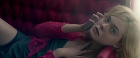 Неоновый демон (2016)